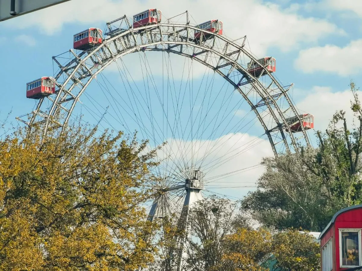 The WHITE Apartment – Great Ferris Wheel - 3