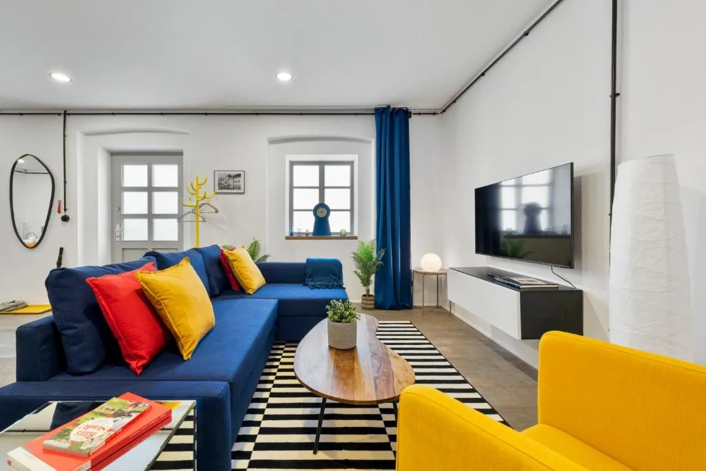 Townhouse Loft is calling
