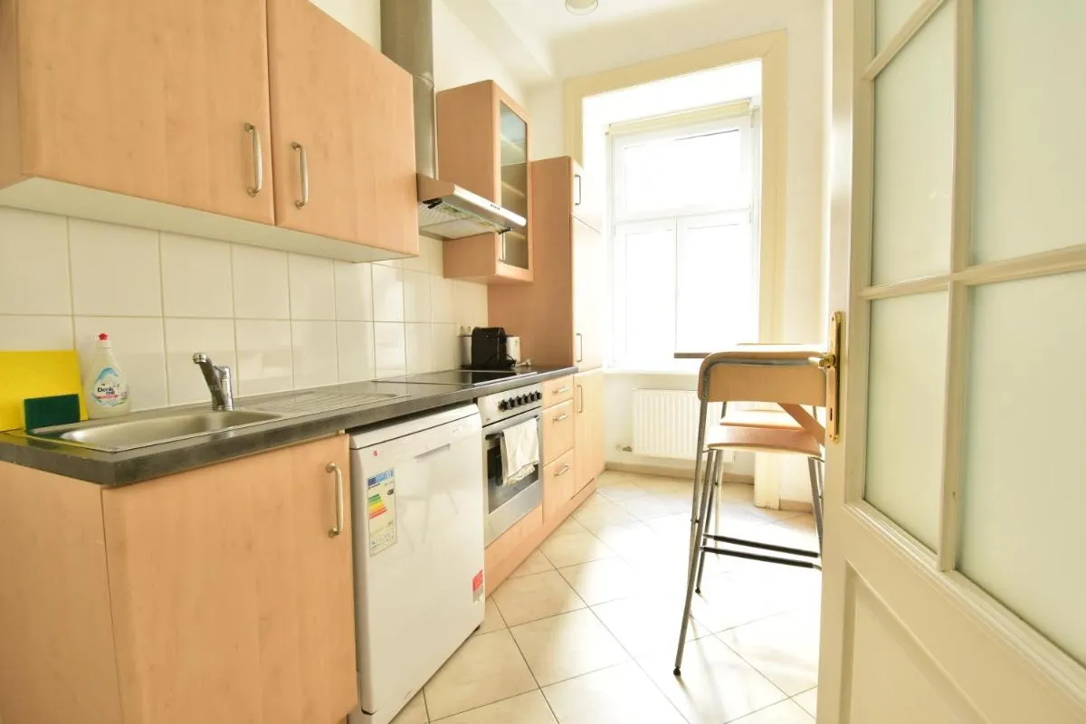 UNIVERSUM APARTMENT 3 - 3