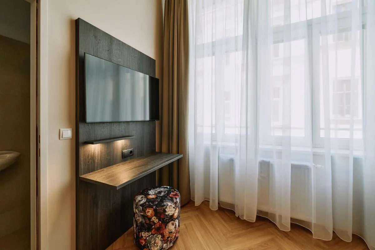 Urban Rooms Rathaus – Self Check-In - 3