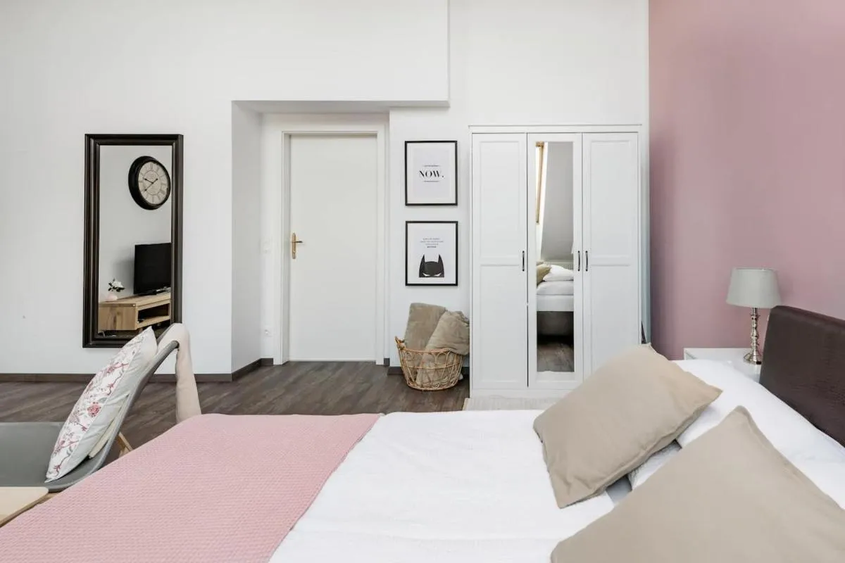 Vienna 15 Design Apartment - 3