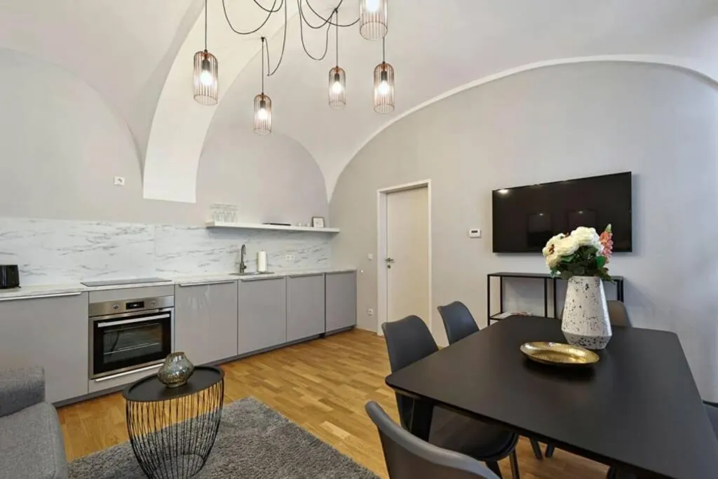 Vienne City Apartment Crown 6