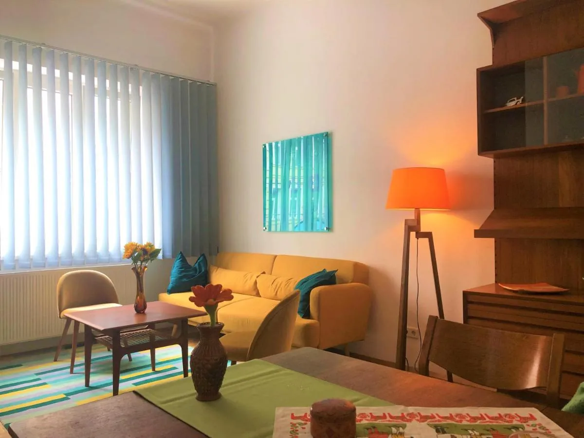 Vintage Design Apartments - 3