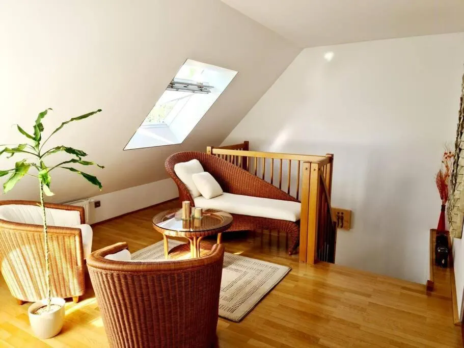 luxury 4 bedroom roof apt with 3 balconies & view