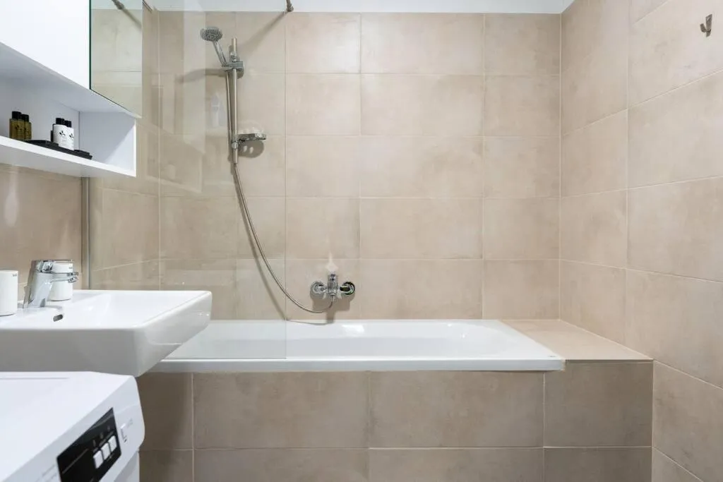 1BR Excellence, Fast to Centre by HM - 3