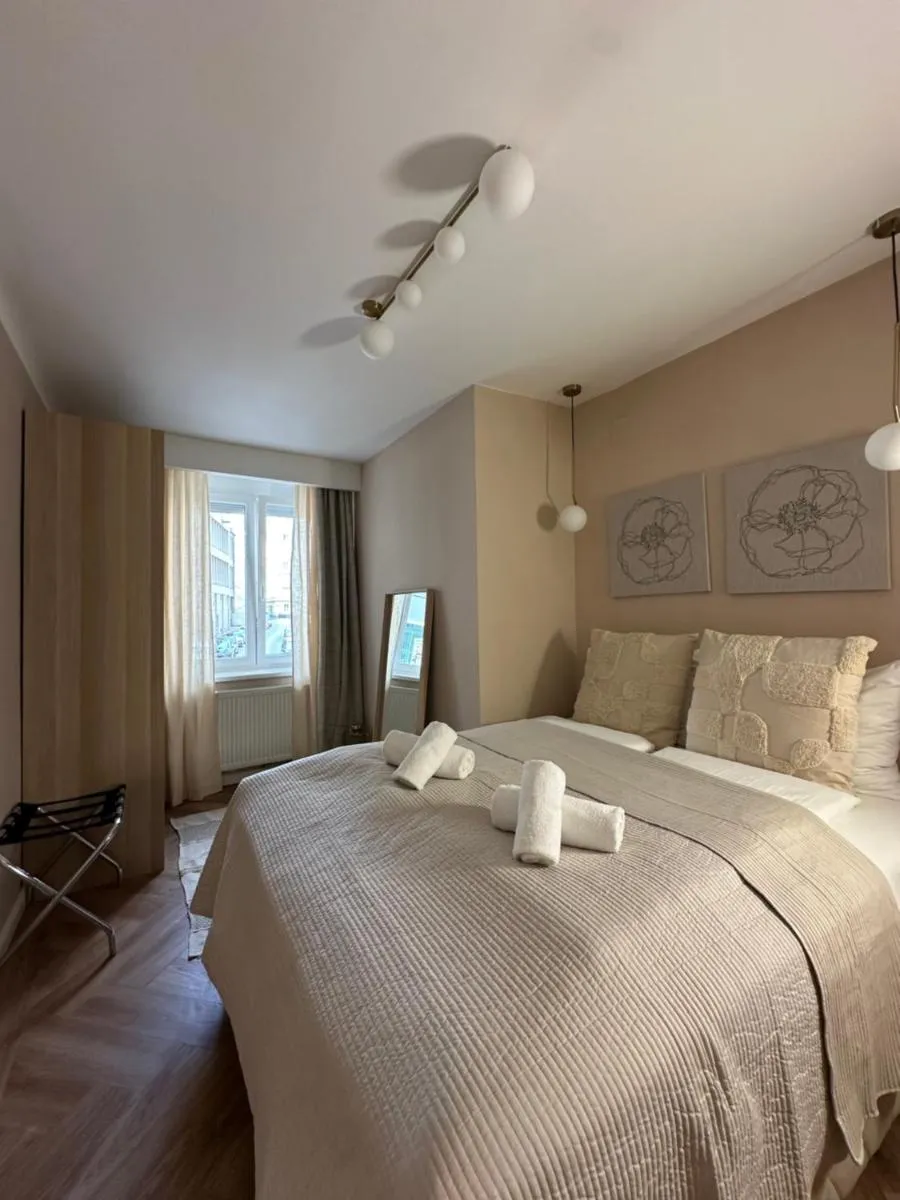 1st City Apartments - 2
