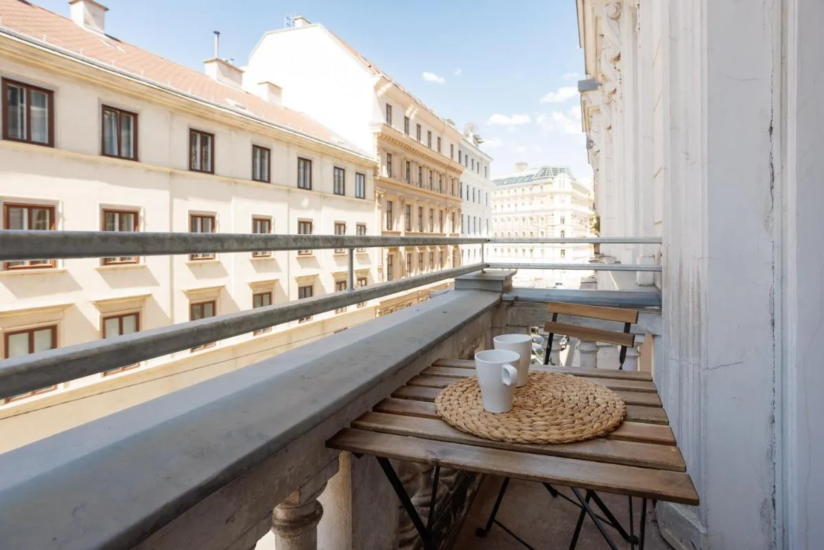 4ty3 Apartments – Stadtpark City Apartment is calling - 2