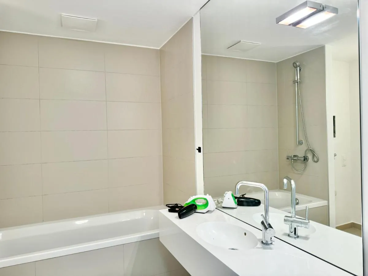 90 m2 Spacious Apartment with Free Parking - 3