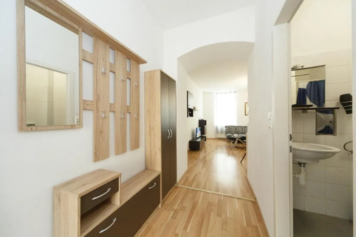 Apartments in Vienna near Schönbrunn & Westbahnhof – Keyless Check-In - 3