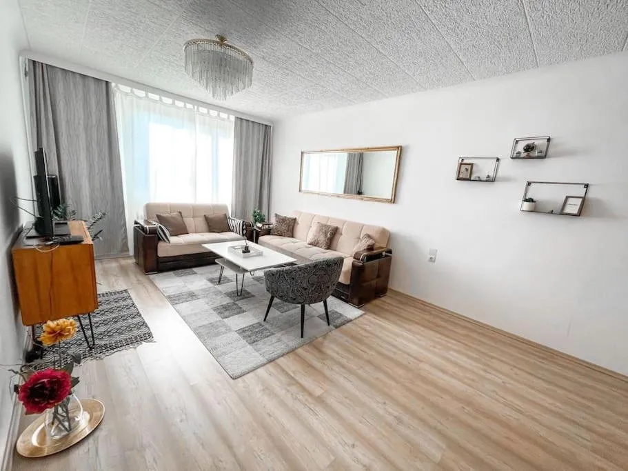 Best Rated Central Apartment Vienna – AC, WiFi, 24h7days Self Check-In, Board games, Netflix