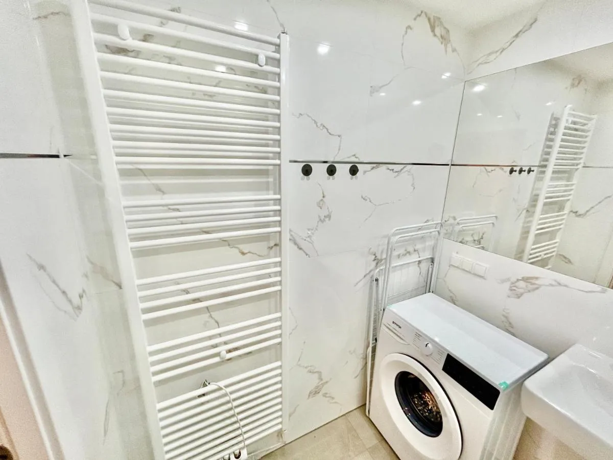 Brand New Central & Modern Apartment - 3