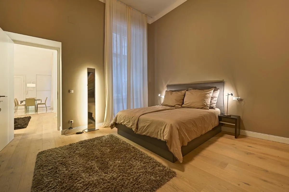 Central Luxury Apartment - 2
