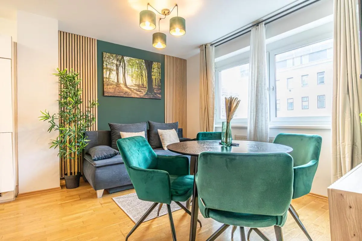 Charming 1BR, Steps from Reumannplatz U1 - 3