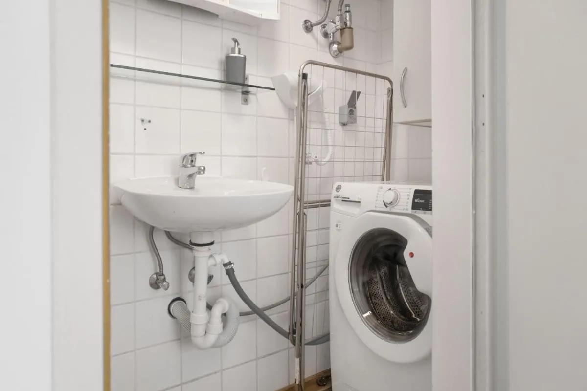 Comfortable 2BR Apt Central & Well Connected - 3