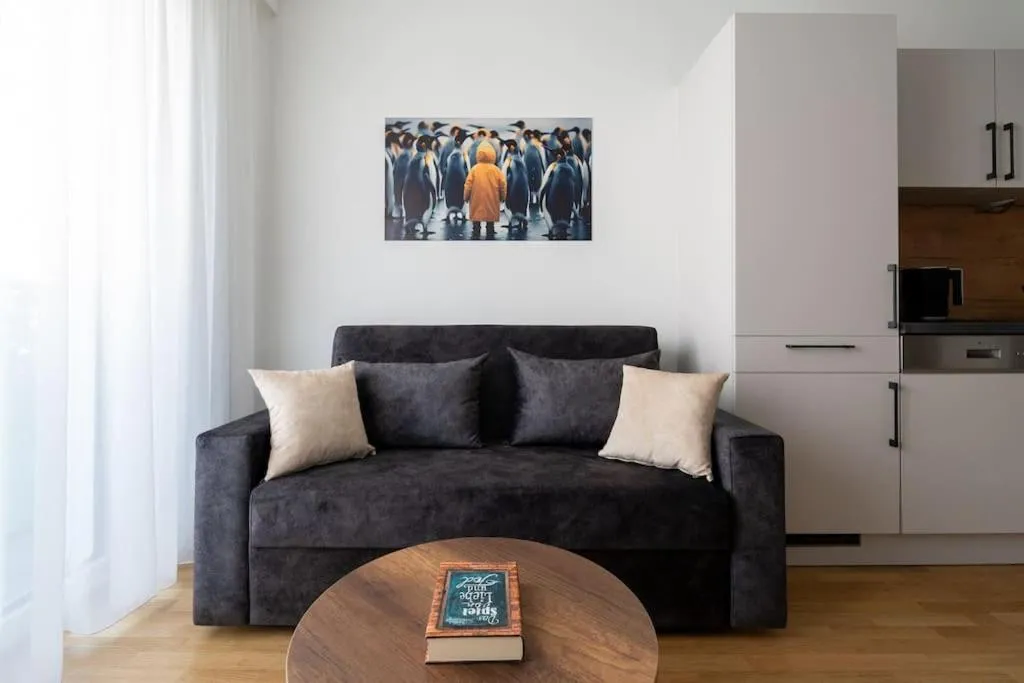 Cute 1BR Hideaway & City Quick by HM
