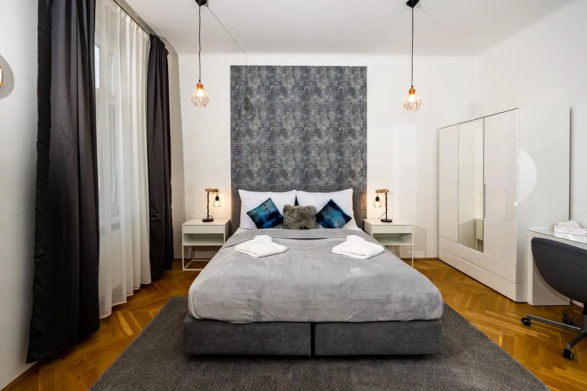 Delightful 1 bedroom near Schönbrunn and Westbahnhof with big porch - 2