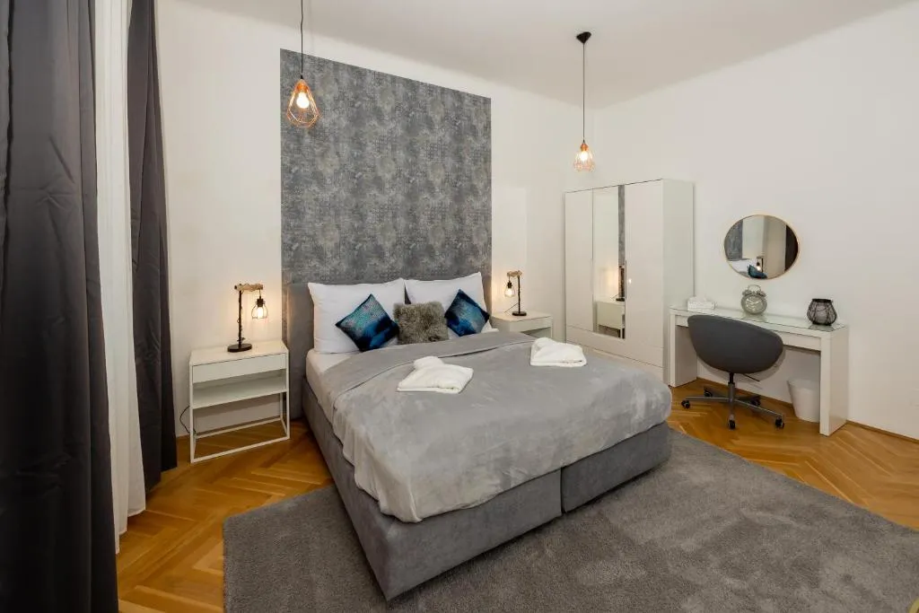 Delightful 1 bedroom near Schönbrunn and Westbahnhof with big porch