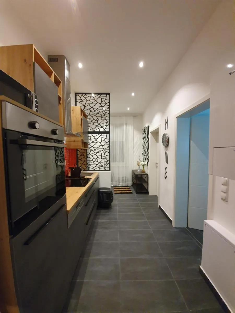 Design-Apartment mit Klimaanlage & Top-Anbindung an der U1 - 3