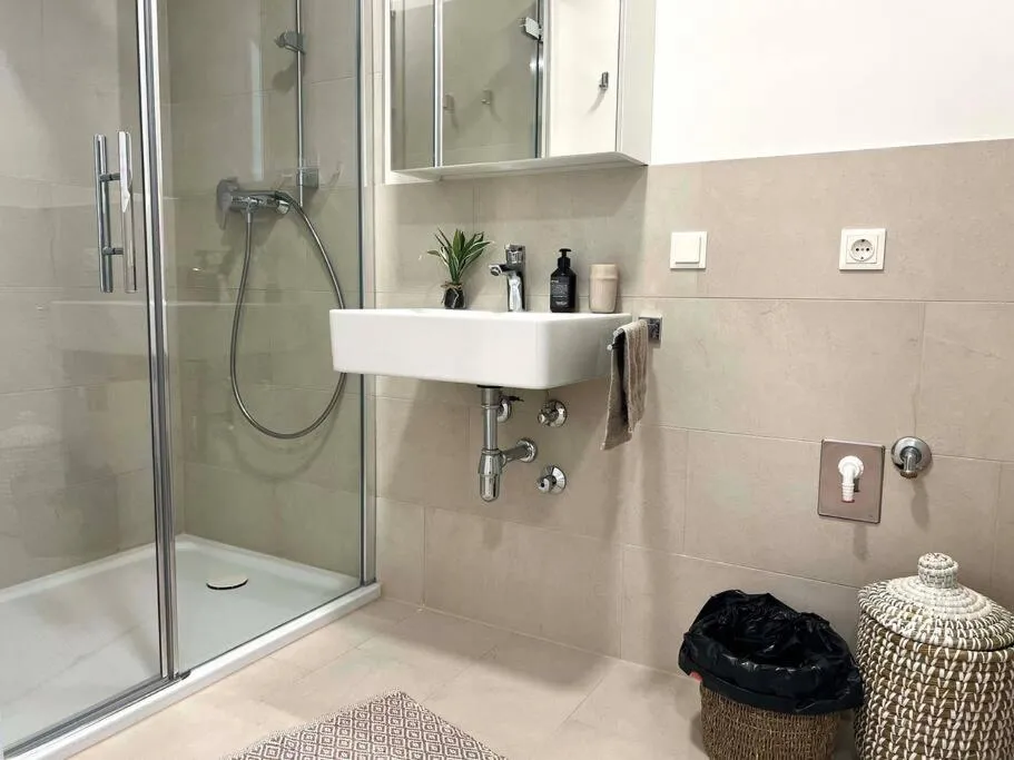 Donaublick Oasis: Stylische Wohnung