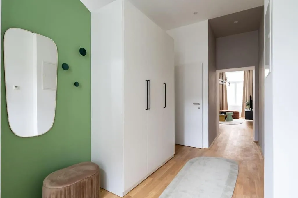 Elegant 1BR Suite, City Close by HM - 3