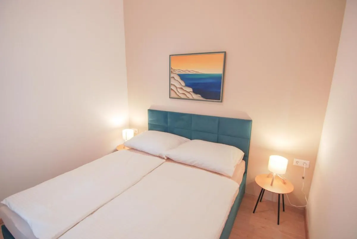 Elegante Altbauwohnung alles NEU!! - 2
