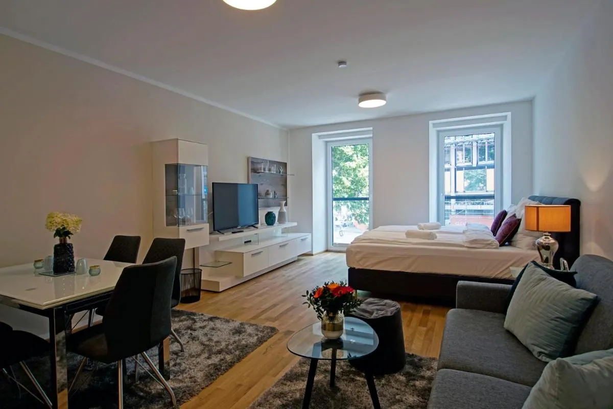 English Theater Apartment at Rathaus - 2