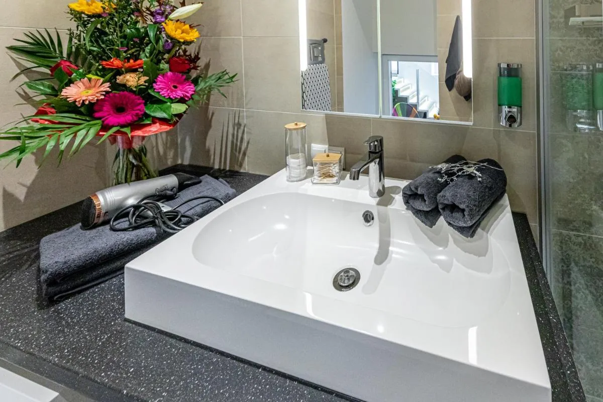 Exklusives trendiges Loft in toller Lage, die “Weiße” - 2