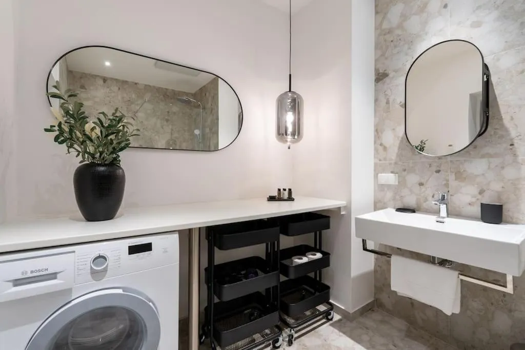 Glam 1BR Suite, Easy City Path by HM - 3