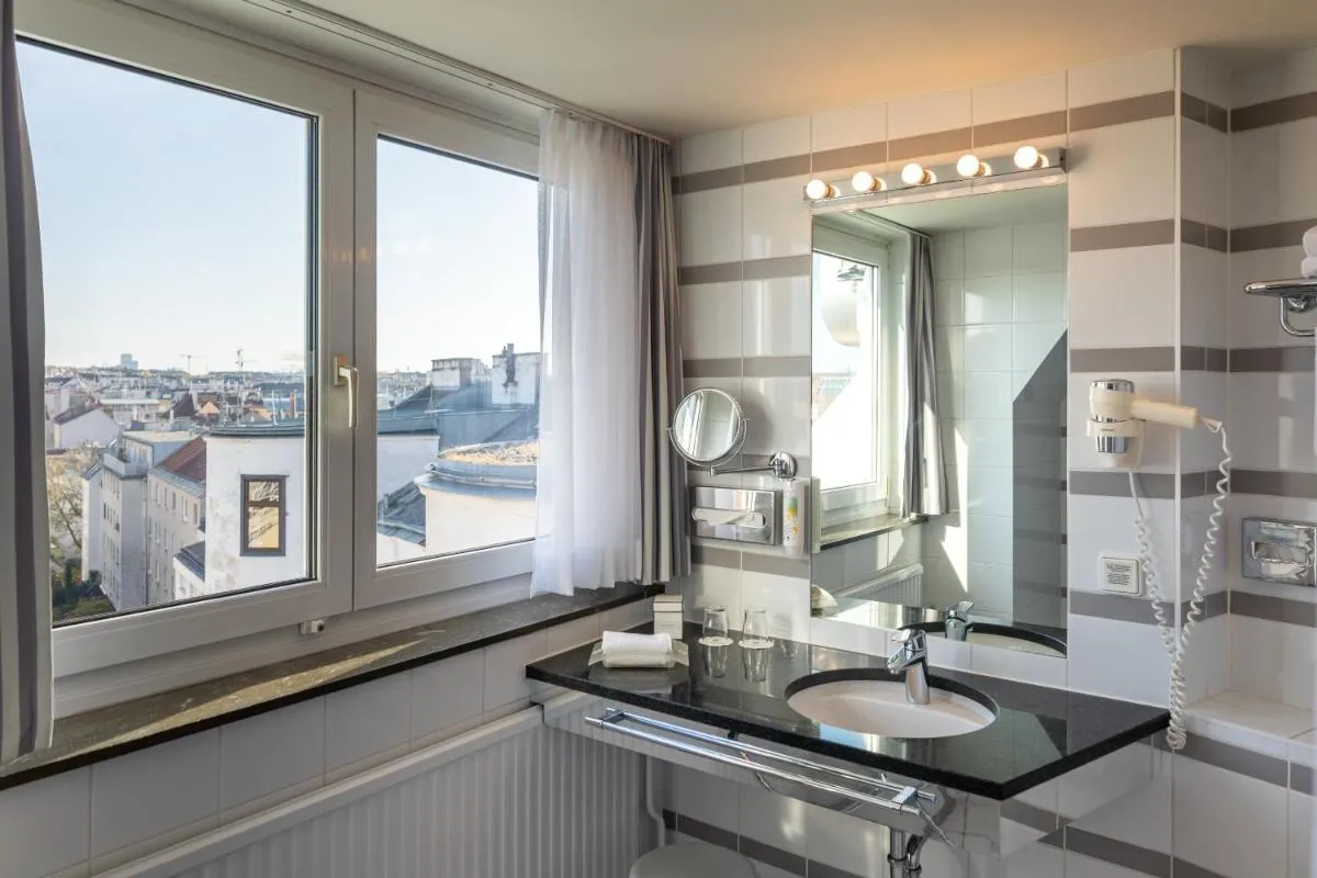 Holiday Inn Vienna City by IHG - 3