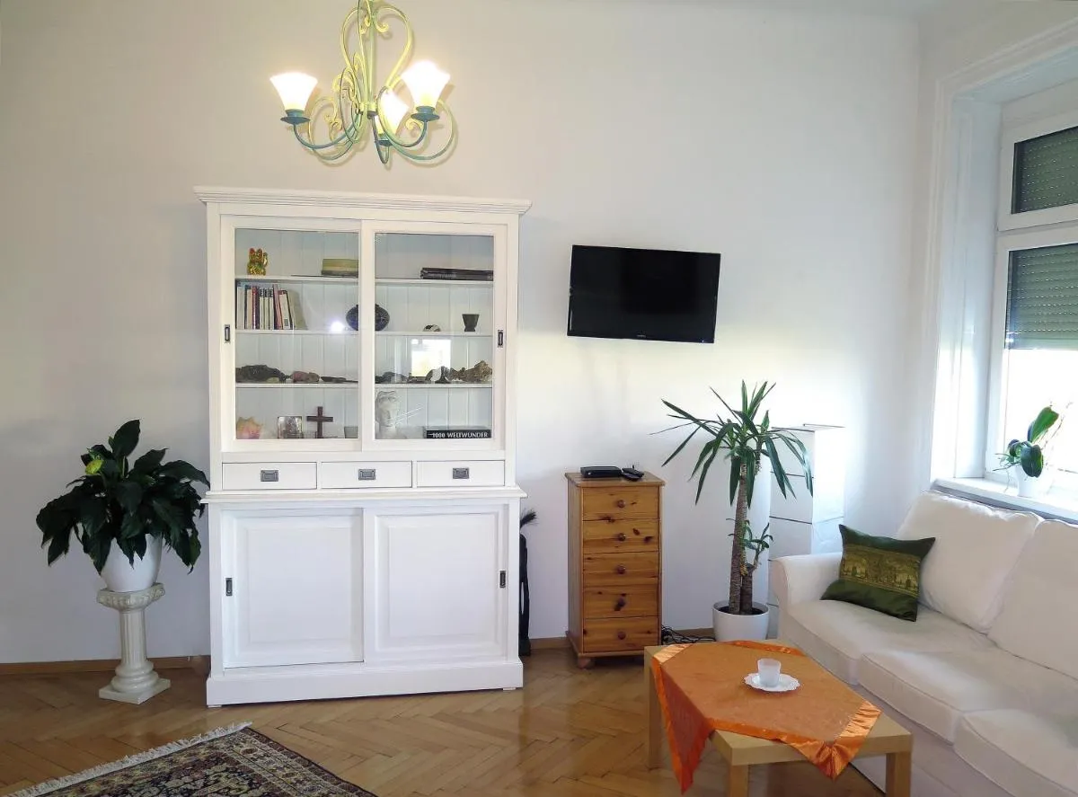 Jugendstil Apartment - 2