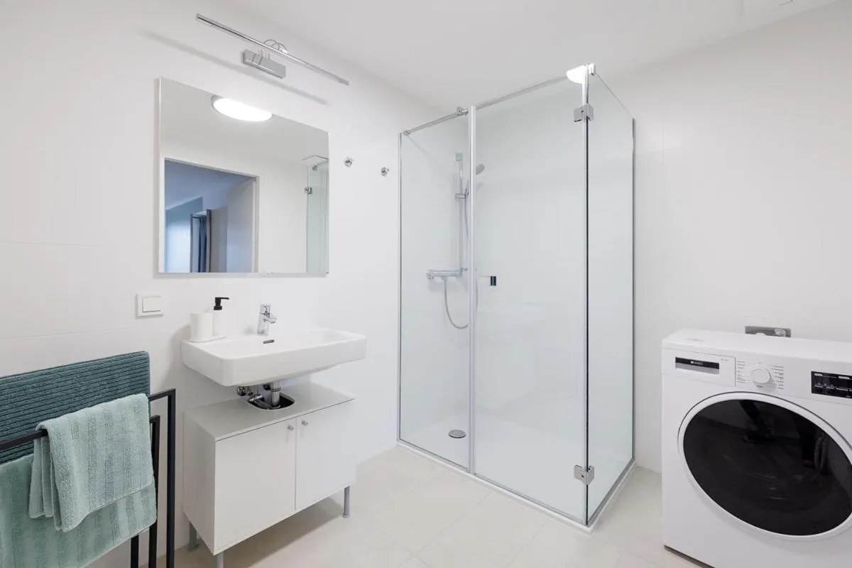 Lovely Apartment in Marina Tower – 10min to City Center - 3