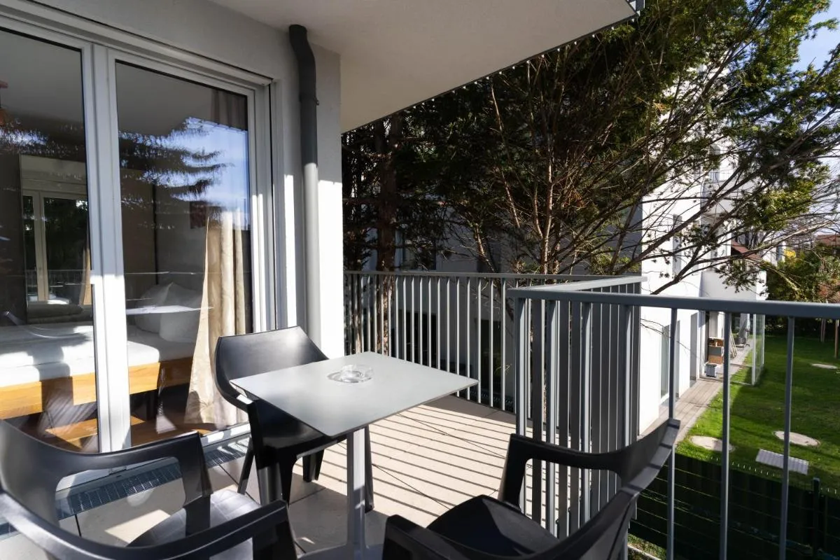 Luxurious apartment with big balcony near city center - 3