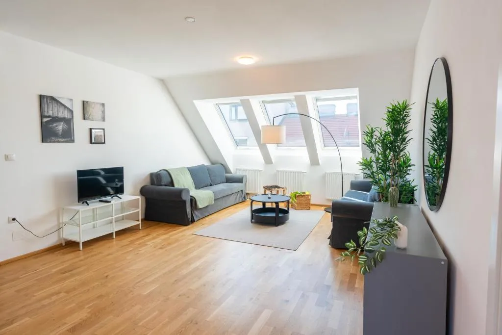 Luxury 2 Bedroom Penthouse at Orchard, 1 min Stroll to MRT - Rent By Owner - Rent Luxury Penthouse With 24-Hour Concierge Service