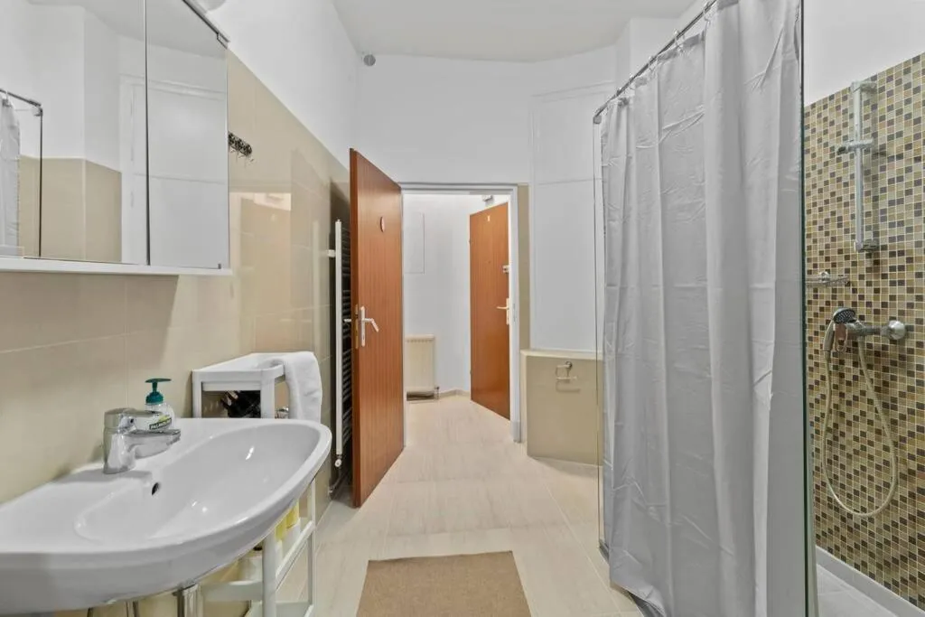 Modern Apartment close to Center – 2BR - 3