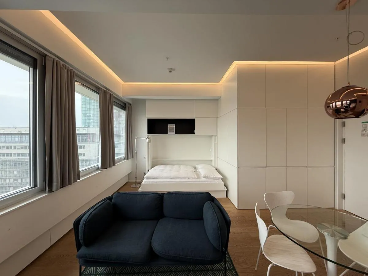 Penthouse-Flair with Skyline-View - 2