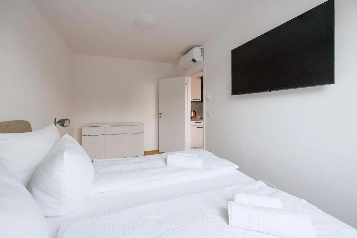 SYMPHONY Apartments 41 – Modern Loft with Terrace and Grill in Central Location - 2