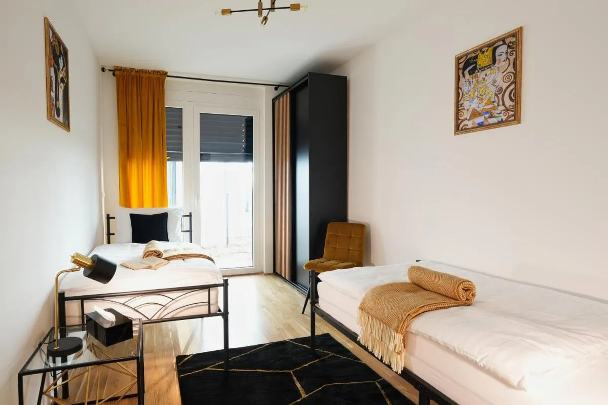 Stay in style at “Carl’s Design Residences” – Modern design meets green comfort l free parking & great connection to city center - 2