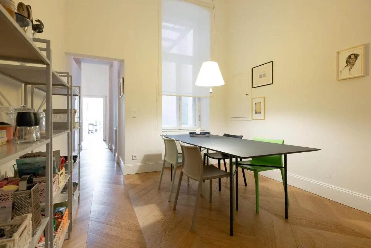 Stunning Apartment in City Center - 2