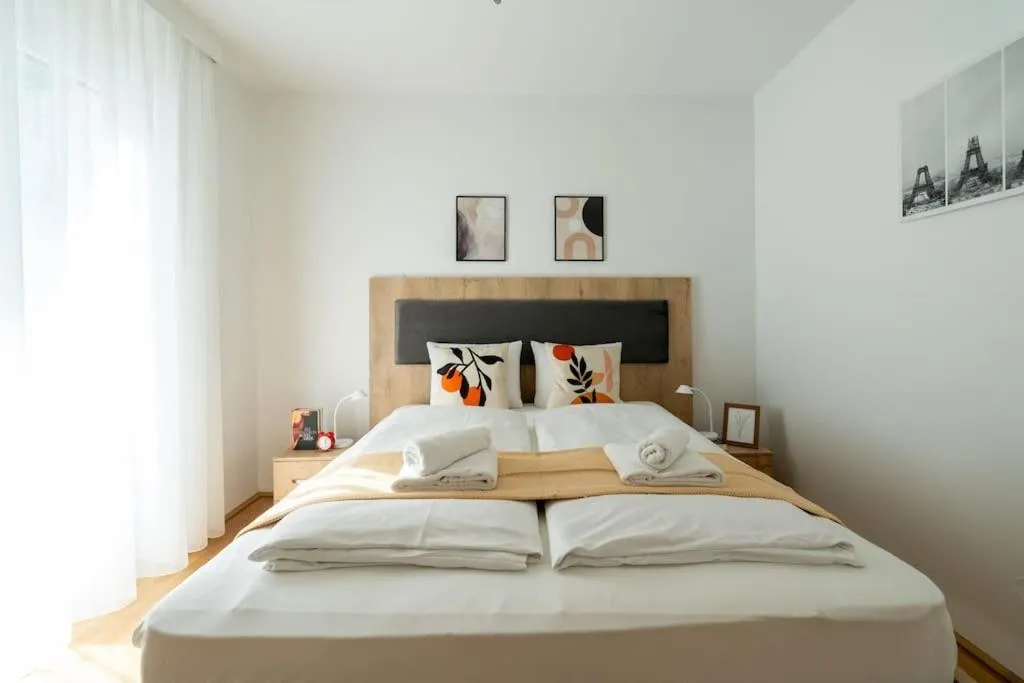 Sunny 1BR Home with Balcony by HM - 2