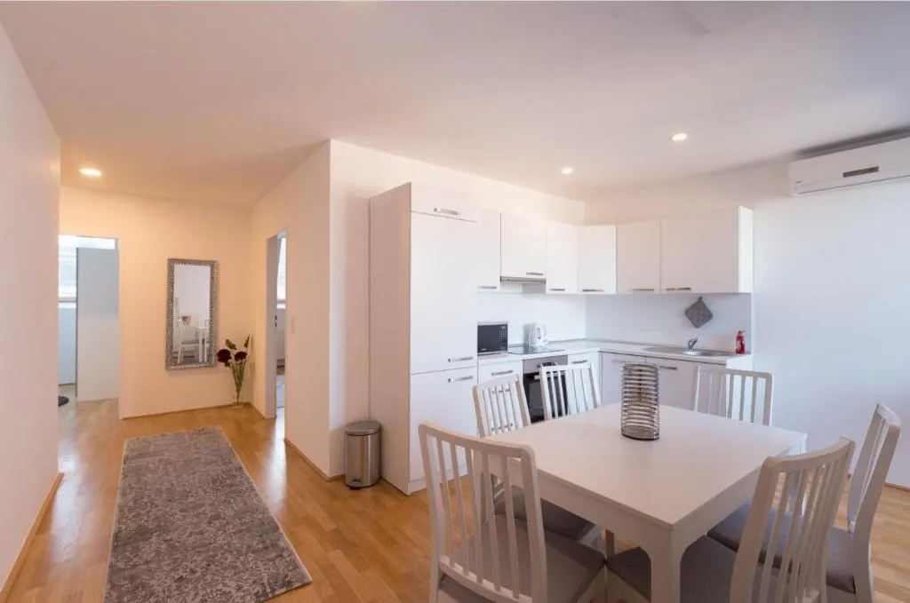 Sunny Penthouse l DG1’14