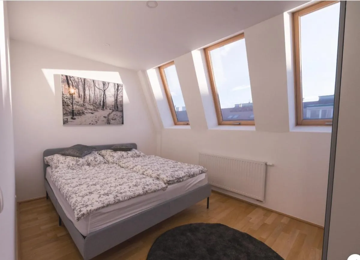 Sunny Penthouse l DG1’14 - 2