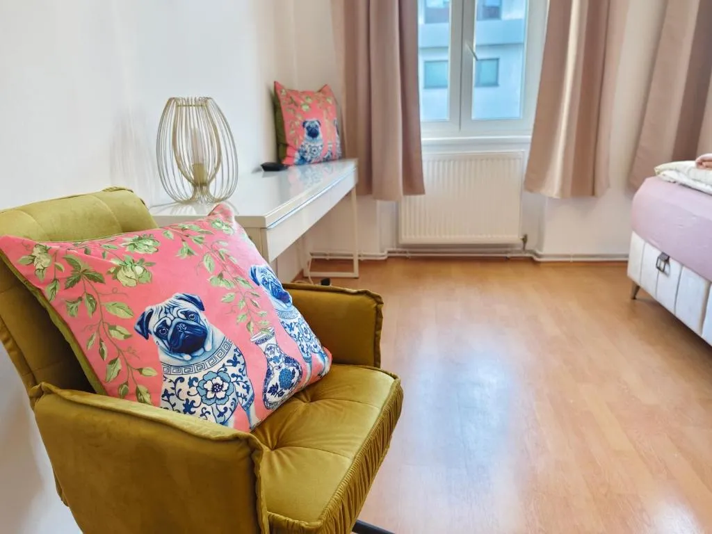 The ROSE Apartment – Near Schönbrunn Palace
