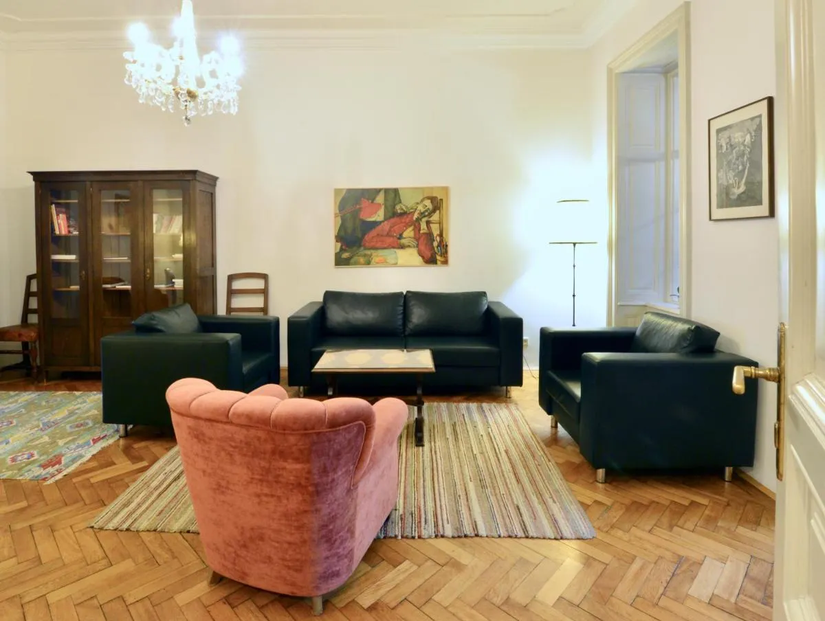 Top Flat – 1 FREE Parking Space At The Metro - 3