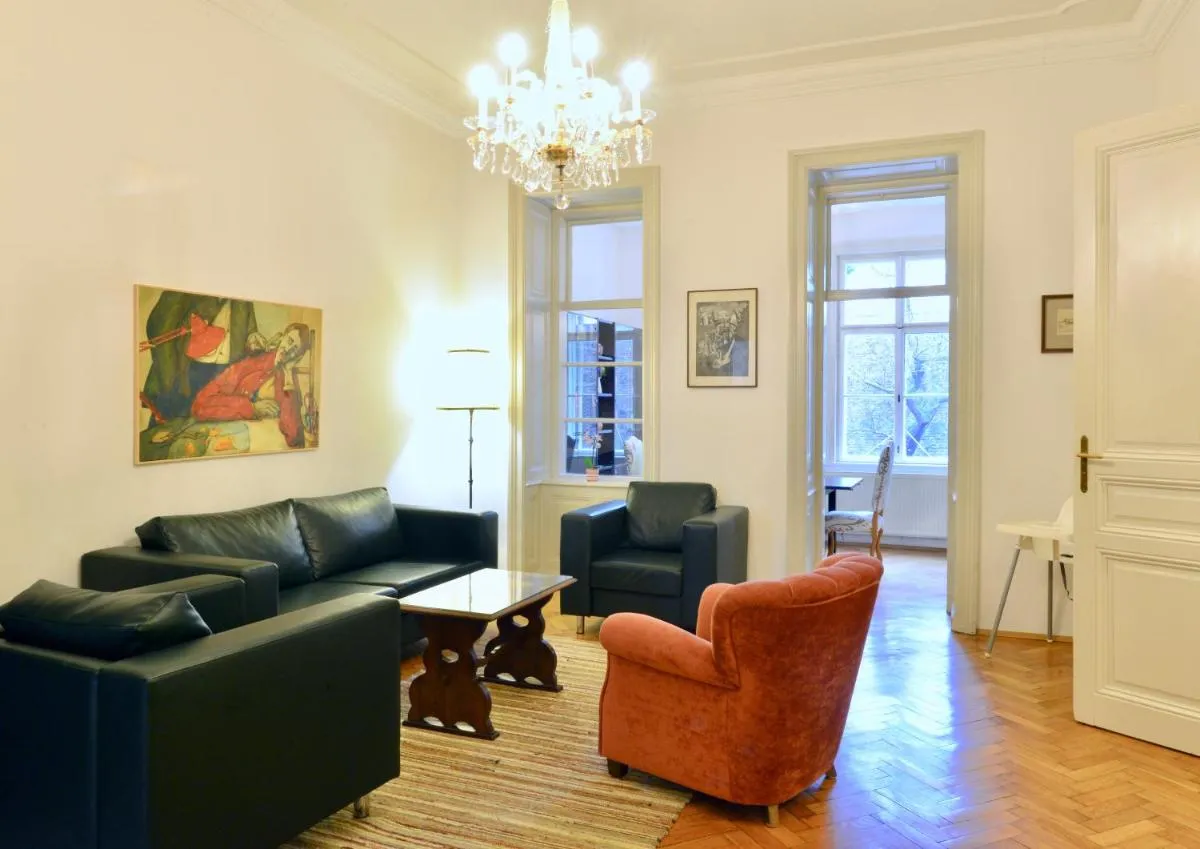 Top Flat – 1 FREE Parking Space At The Metro - 2