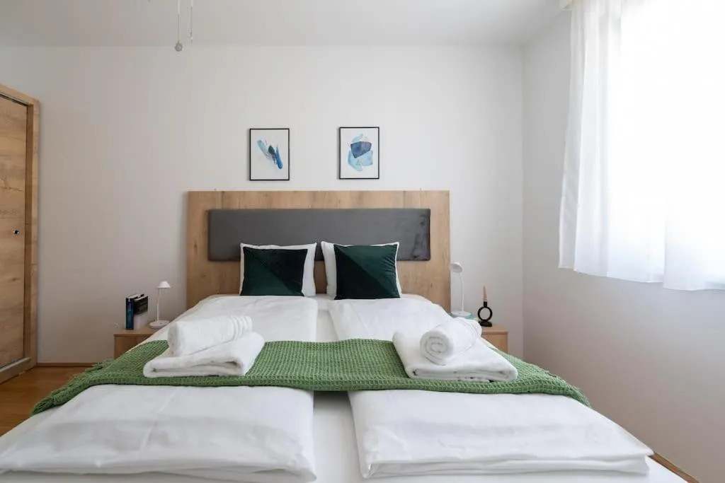 Trendy 1BR, Direct City Access by HM - 2