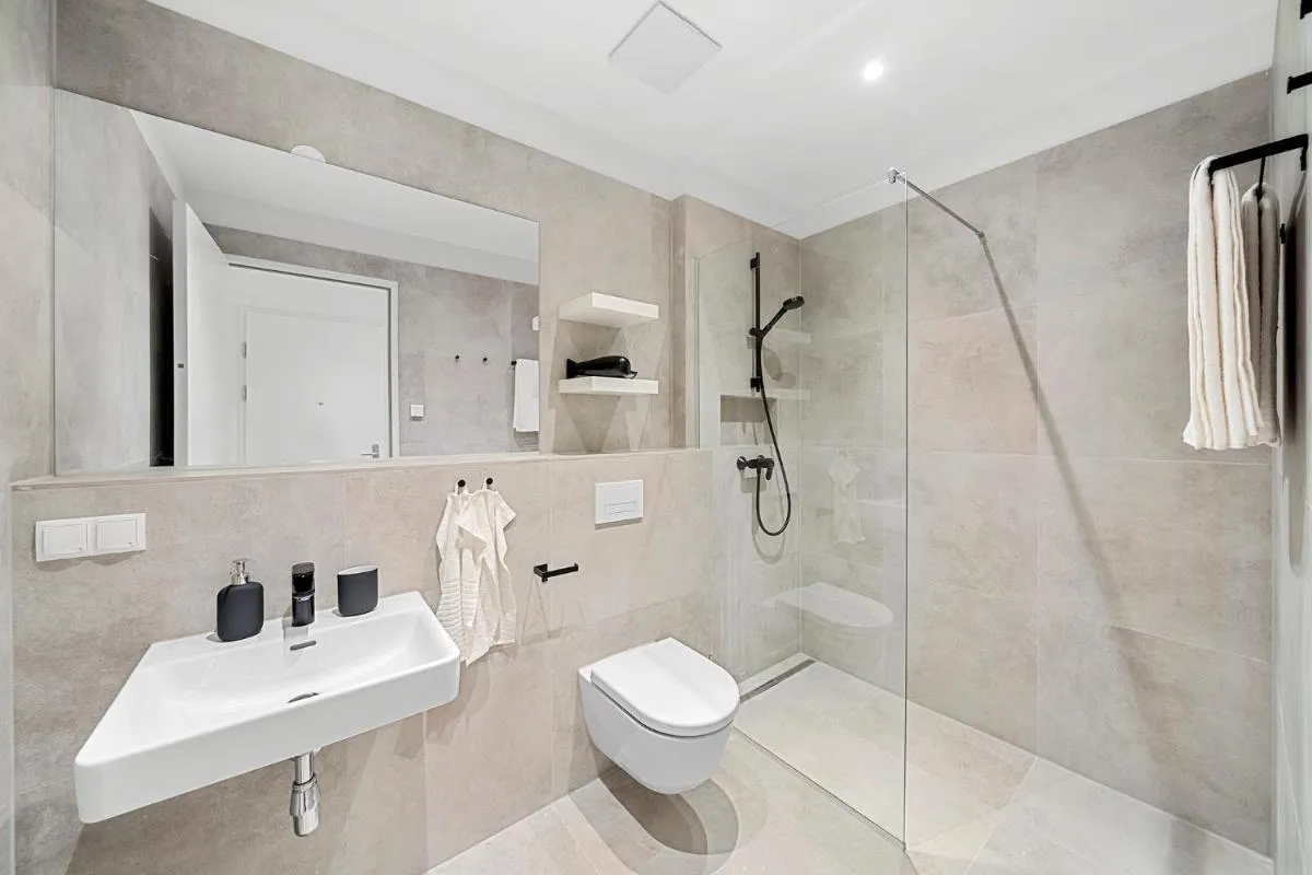 VibeStudio 301 – Central – AC – Near Parking - 2