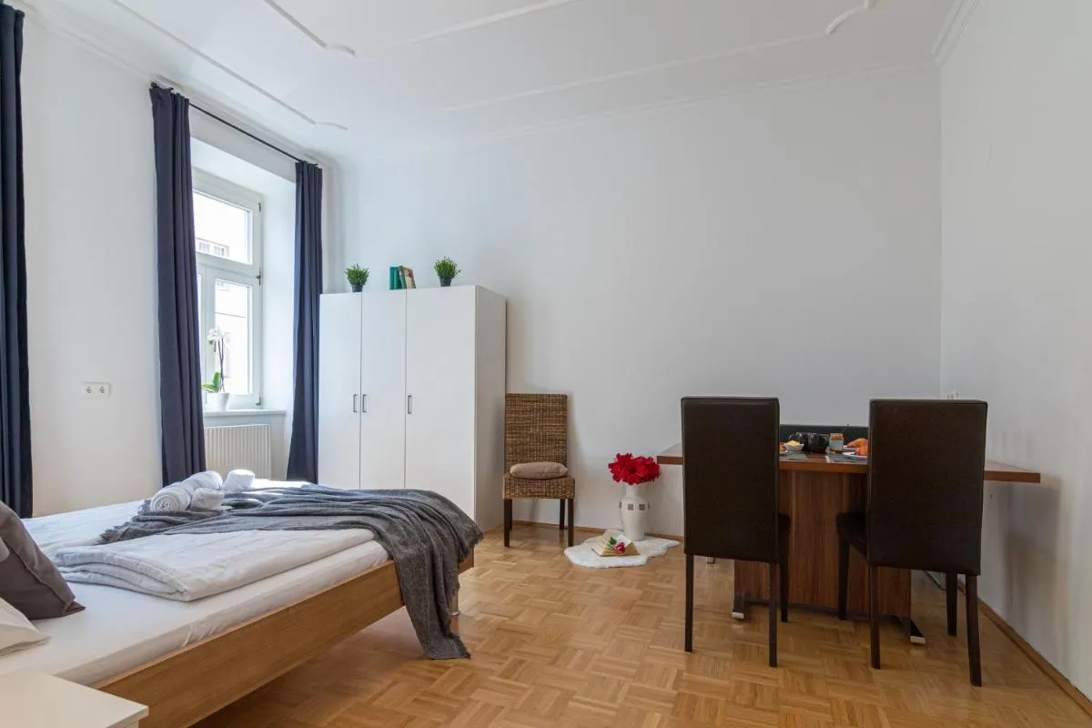 Yeshello Elegant Apartment near Central Vienna - 2
