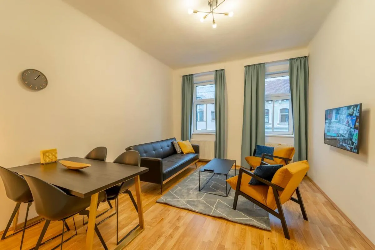 josef’s home I Maxi Apartment I near UNO, VIC - 3