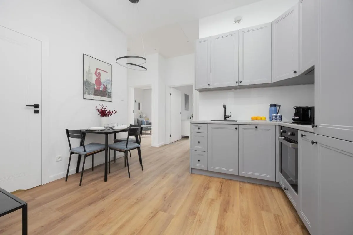 Image 3 of Air Conditioned Apartment with Furnished Garden in Warsaw Center by Renters Prestige
