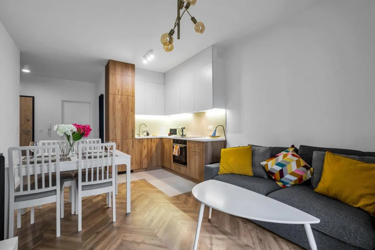Image 2 of Business Apartments – 62m2, Parking, Balcony, Two Bedrooms, Galeria Mokotów Nearby – by Rentujemy